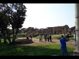 06976 ostia - regio i - forum - blick ri nordwesten - vorne li - sacello dei lares augusti.jpg